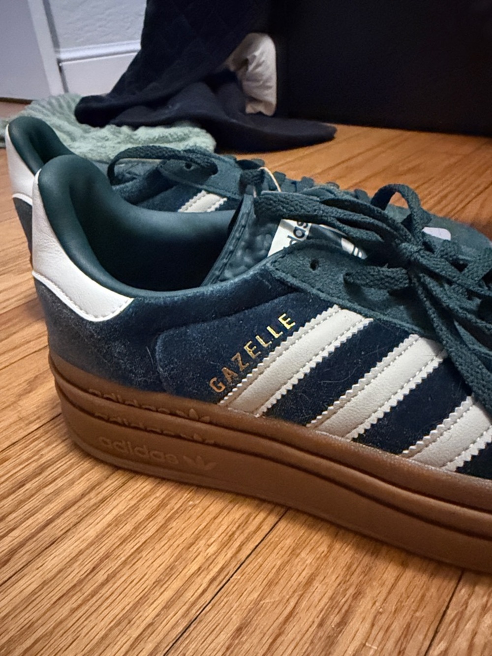 BRAND NEW Adidas Gazelle - Picture 3 of 5